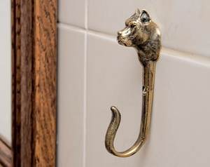 Gancho de Pared Clásico Hecho a Mano de Latón con Incrustaciones Decorativas Blancas, Gancho Individual de Metal para Decoración de Pared de Baño o Dormitorio - Product Image 4