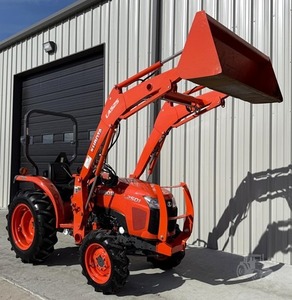 Tractor de ruedas KUBOTA L2501 40HP a la venta con componentes básicos, motor de rodamiento, motor, bomba de engranajes, caja de cambios - Product Image 1