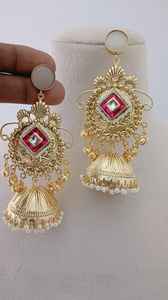 Heritage Jhumkas Set Boda de las mujeres Artesanía india tradicional Encanto real Latón Hecho Perla de imitación Étnico a granel - Product Image 6