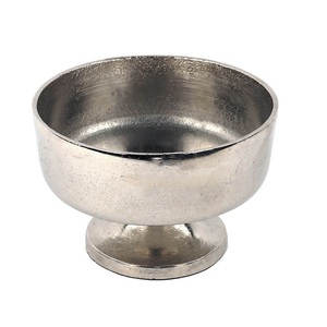 Vase de table floral en métal nickelé, élégant, moderne et simple, qualité supérieure garantie, fait main, durable, personnalisable - Product Image 1