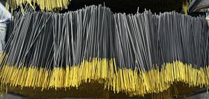 Hermoso Paquete de incienso negro de color uniforme de 8 pulgadas Fragancia de sándalo de carbón de madera perfumada Difusor de incienso de uso religioso - Product Image 3