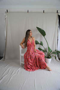 Robe de soirée maxi unique à imprimé, col en V profond, dos nu, moulante, sexy, longueur au sol, lavable, sans manches pour femmes - Product Image 4