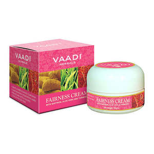 Calidad de exportación Vaadi Herbals Ayurvedic Fairness Face Cream Aloe Vera & Mezcla de cúrcuma para uso diario Disponible a precio de exportación - Product Image 2