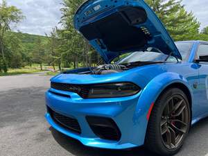 Cargador 2023 SRT Hellcat Widebody Jailbreak ~ 1.000 millas, 717-HP Supercharged Hemi V8, B5 Blue, año de modelo final - Product Image 3
