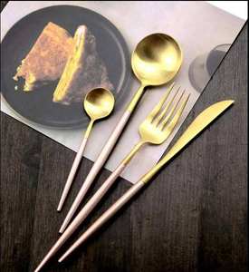 Cuillère de service en métal or et argent en gros, cuillère à dessert, à soupe, à fruits, avec poignée en or en forme d'abeille volante, pour la maison - Product Image 1