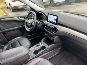 Ford Escape SEL FWD 2021 Usado en Buen Estado, Sin Accidentes, Conducción Izquierda/Derecha - Product Image 3