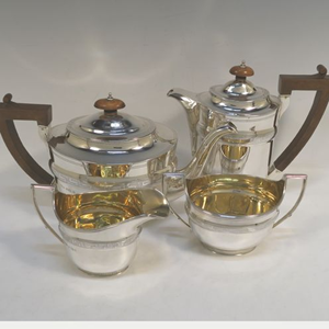 ชุดกาน้ำชาสแตนเลสขัดเงาสีเงินแบบดั้งเดิมของอินเดียชุดกาน้ำชาสไตล์ใหม่สำหรับดื่มกาแฟดีไซน์แกะสลัก - Product Image 1