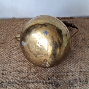 Bouilloire en laiton de style américain avec poignée en bois et support pour le camping. Pots d'eau et bouilloires. Utilisation Cuisine - Product Image 3