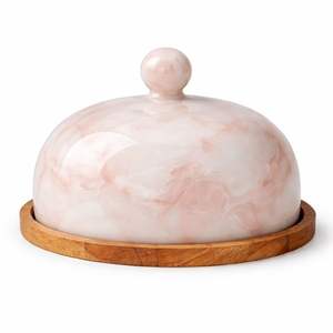 Support à gâteau en résine blanche classique à succès avec base en bois, parfait pour les occasions spéciales et les décorations de table - Product Image 1