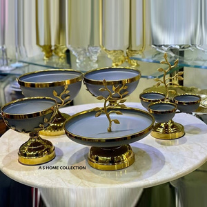 Grands bols de table avec motif floral, plaqués or, élégants, décoratifs, bols de service à vendre - Product Image 6