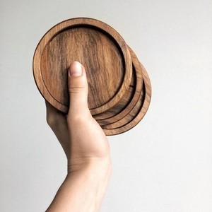 แผ่นรองแก้วไม้มะม่วงทรงกลมขัดเงาสีเข้มดีไซน์ใหม่ตกแต่งบ้านจากโรงงาน - Product Image 6