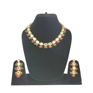 Conjunto de Collar con Corte Esmeralda Rojo y Verde, Estilo Kundan Meenakari, Chapado en Oro, Material de Cobre, para Bodas, Joyería Fina para Novias - Product Image 2