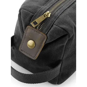 Étui de beauté en toile cirée personnalisée Heritage pour les coffrets cadeaux promotionnels - Product Image 3