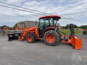 2022 KUBOTA MX5400HSTC Tractor usado - Product Image 2