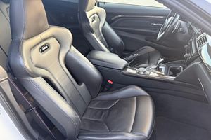 BMW M4 Coupé d'occasion 2018 avec pack compétition (conduite à gauche/droite) - Product Image 4