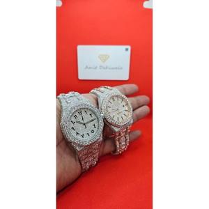 Reloj de cuarzo de acero inoxidable para hombre con aspecto de diamante completo disponible en todo el mundo - Product Image 3