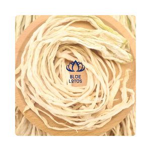 Tranches de radis séchés naturellement croquantes, légèrement sucrées et riches en fibres, parfaites pour les soupes, les salades et les plats traditionnels. - Product Image 1