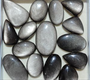 Lote de Cabujones de Obsidiana Natural con Brillo Plateado para Sanación con Cristales, Fabricación de Joyas y Colección de Gemas - Product Image 1