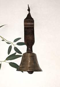 Cloche de porte en fer antique fabriquée à la main avec un son de sonnerie fort pour les maisons de style ferme rustique - Product Image 5