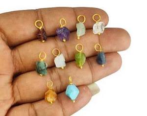 Pendentif unique en pierre brute avec fermoir, pendentif en laiton de 22 mm, prix de gros et MANGALMAY CORPORATION - Product Image 5