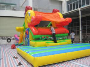 Toboggan gonflable en PVC pour sauts et glisse en extérieur - Product Image 2