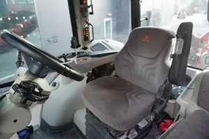 Tracteur agricole d'occasion Massey Ferguson 7720 4x4 fiable pour la culture et la plantation - Product Image 3