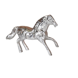 Estatua de Caballo de Aluminio Hecha a Mano con Acabado Metálico Elegante, Escultura Equina Decorativa Premium para el Hogar, Sala de Estar u Oficina - Product Image 1