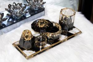 ชุดอุปกรณ์ห้องน้ำสามชิ้น ดีไซน์ทันสมัย คุณภาพสูง ผลิตจากเรซิ่นสีทอง แข็งแรงทนทาน สำหรับจัดเก็บแปรง ล้างหน้า และสบู่ - Product Image 3