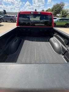 Usado Clean 2024 Ra-m 1500 classi-c crew CAB Laramie Picku-P - Product Image 5