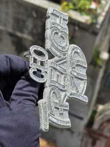 Pendentif personnalisé en argent sterling 925 avec moissanite VVS taille ronde et baguette, étincelant et luxueux - Product Image 5