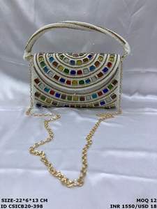 Elegante bolso de mano nupcial, monedero de noche atemporal para bodas y ocasiones especiales - Product Image 2