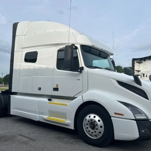 Camion semi-remorque avec couchette 2022 2020 2021 2024 OCCASION VOL_VO VNL64T760 Camion semi-remorque avec couchette - Product Image 1