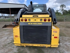 Engins de terrassement certifiés EPA Low Hour 2022 New Hollande C332 Track Loader prêts à expédier - Product Image 6