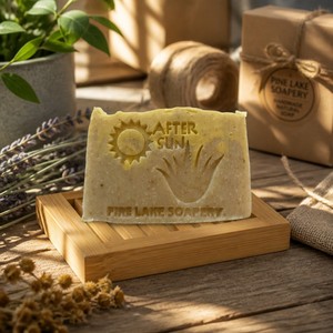 Savon après-soleil à procédé à froid - Savon artisanal entièrement naturel de la savonnerie Fire Lake - Product Image 1