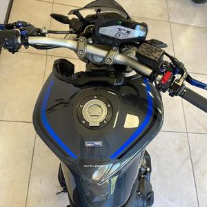 Motocicleta Deportiva Yamaha MT-09, 850cc, 115 HP, 188 kg, Más de 80 km/h - Product Image 3