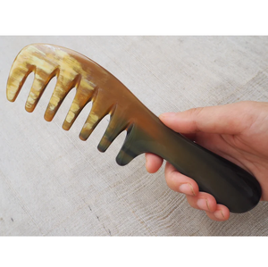 Peine de cuerno de buey hecho a mano, peine de pelo tradicional antiencrespamiento, Material Natural para el mantenimiento de un cabello saludable, diseño Animal elegante - Product Image 1