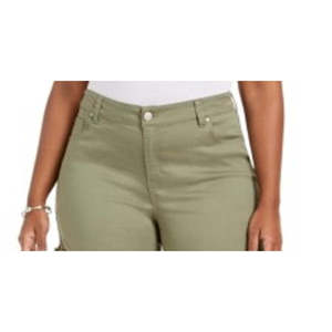 Bermuda da donna alla moda taglie forti, colore verde brillante con decorazioni a bottoni, taglie Small e Petite, con orlo a pieghe, stile Celebrity Pink - Product Image 2