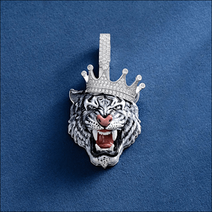 Colgante Hip Hop Personalizado de Aleación Chapada en Oro con Diamantes de Imitación Premium - Product Image 2