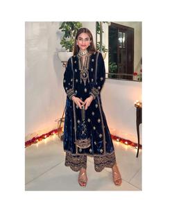 Traje Pakistaní de Terciopelo Negro con Tamaño Personalizable, Tela Ecológica, Conjunto Artesanal Indio, Producción al por Mayor - Product Image 1