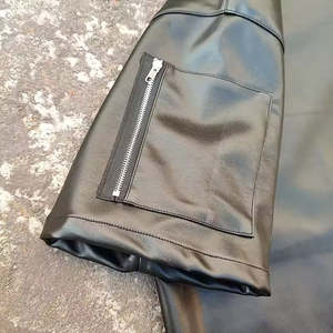 Chemise en cuir personnalisée avec poche avant et coupe ajustée, idéale pour les hommes élégants. - Product Image 6