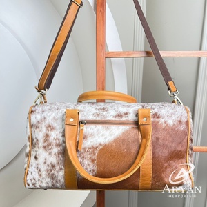 Unisex <b>Lightweight</b> Genuine Cowhide Leather Travel Gym Bag Wear-Resistant Short Distance Zipper Closer Fashionable Design Duffle - Product Image 1