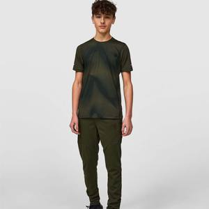 เสื้อยืดผู้ชายระบายอากาศทนทาน-ผ้าแห้งเร็วและสวมใส่สบาย-เหมาะสำหรับกีฬาและการออกกำลังกายกลางแจ้ง - Product Image 1