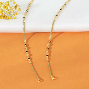 Mangalsutra plaqué or avec perles et diamants - Bijou ethnique religieux pour mariage, cadeau - Product Image 1