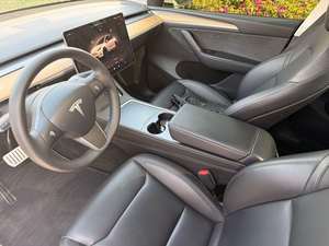 Modelo Y 2024 con Volante a la Izquierda, Asientos de Cuero, en Oferta por Tiempo Limitado, Automático Inteligente, en Buenas Condiciones, Listo para Enviar - Product Image 3