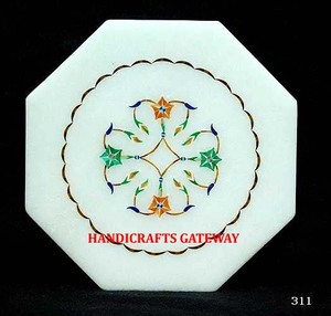 Table de café et de thé en incrustation de nacre de forme octogonale en marbre blanc d'emballage d'exportation de gros indien pour Tables en marbre - Product Image 1