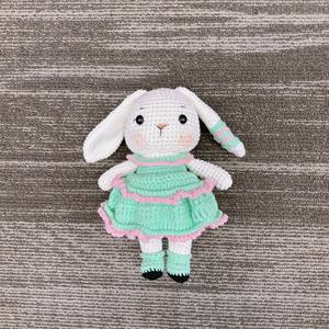 Venta al por mayor precio directo de fábrica adorable conejito Amigurumi muñeca suave peluche sonajero ganchillo muñeca mejor regalo de Navidad para niños - Product Image 2