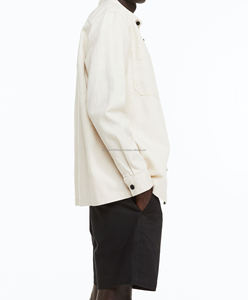 Pantalones cortos de mezclilla elegantes de gran tamaño para hombre con diseño desgastado y dobladillo deshilachado-Moda informal de verano - Product Image 2