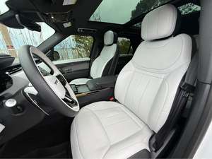 Good Deal for 2025 Ranges Rovers SE <b>LWB</b> - Product Image 4