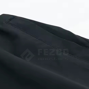 Pantalones cortos de gimnasio para hombre personalizables con ropa de fitness cómoda Patrón sólido Estilo casual Hecho en fábrica con su propio diseño de logotipo - Product Image 3