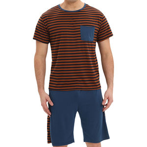 ชุดเสื้อและกางเกงขาสั้นผู้ชาย เนื้อผ้าโพลีเอสเตอร์ 100% น้ำหนักเบา ยืดหยุ่นได้ รับสกรีนโลโก้ เหมาะสำหรับออกกำลังกาย ฟิตเนส เทรนนิ่ง เดินทาง และกิจวัตรประจำวัน - Product Image 1